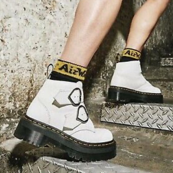 New Dr. Martens Devon Heart Platform White Leather Ankle Boots Women Size 5 Docs - Picture 10 of 11